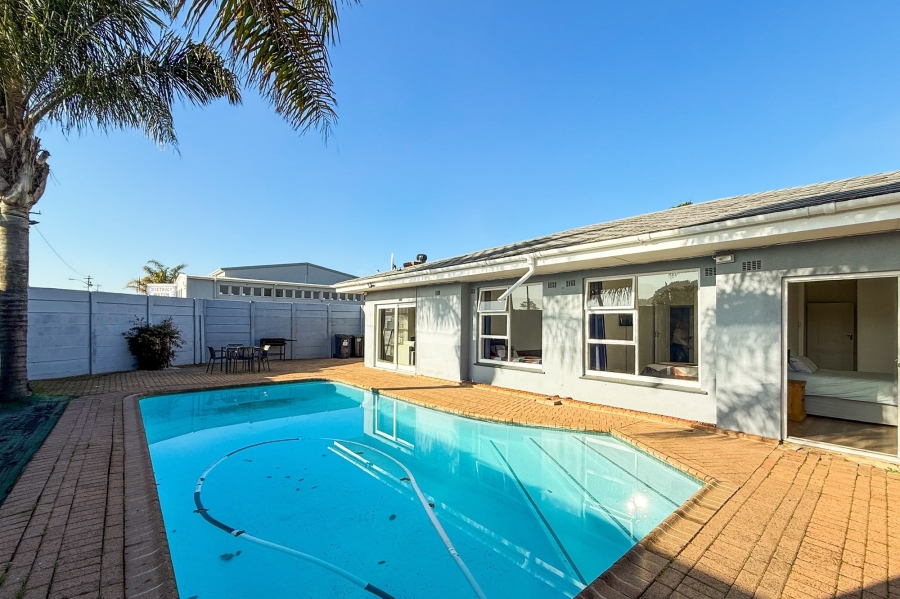4 Bedroom Property for Sale in Monte Vista Western Cape